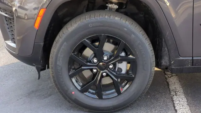 2026 Jeep Grand Cherokee Altitude