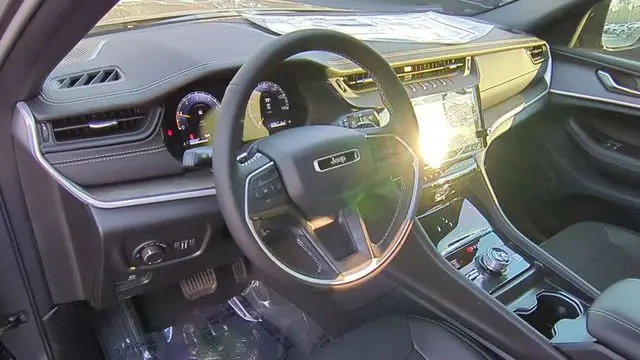 2026 Jeep Grand Cherokee Altitude