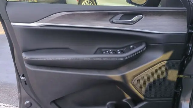 2026 Jeep Grand Cherokee Altitude