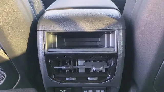 2026 Jeep Grand Cherokee Altitude