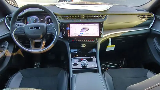 2026 Jeep Grand Cherokee Altitude