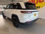 2023 Grand Cherokee Thumbnail 4