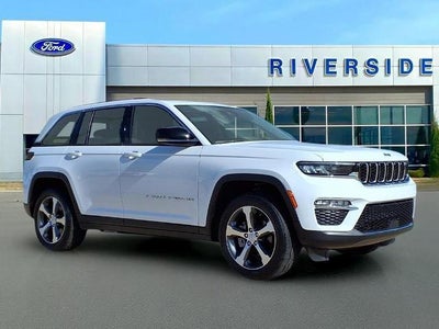 Photo of a 2023 Jeep Grand Cherokee 4X4 Limited 4DR SUV for sale