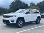 2024 Grand Cherokee Thumbnail 3