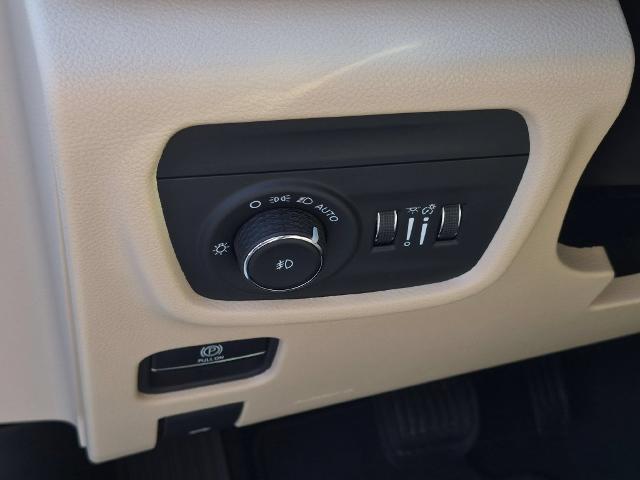 2025 Jeep Cherokee - $35,900