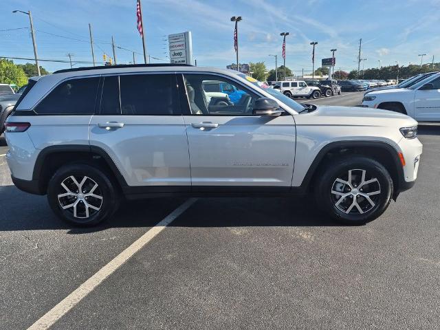 2025 Jeep Grand Cherokee Limited — photo 1 of 12