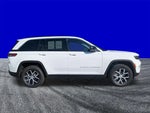 2025 Grand Cherokee Thumbnail 3