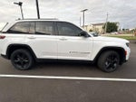 2023 Grand Cherokee Thumbnail 5