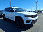 2023 Grand Cherokee Thumbnail 6