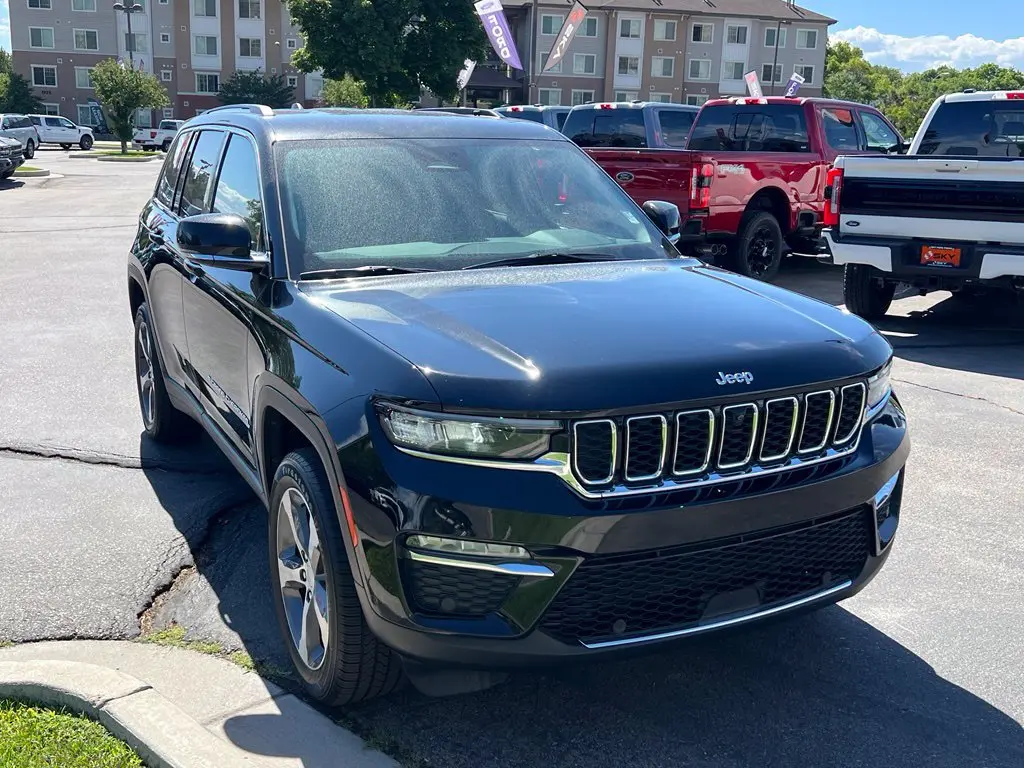 2023 Jeep Cherokee - $25,800