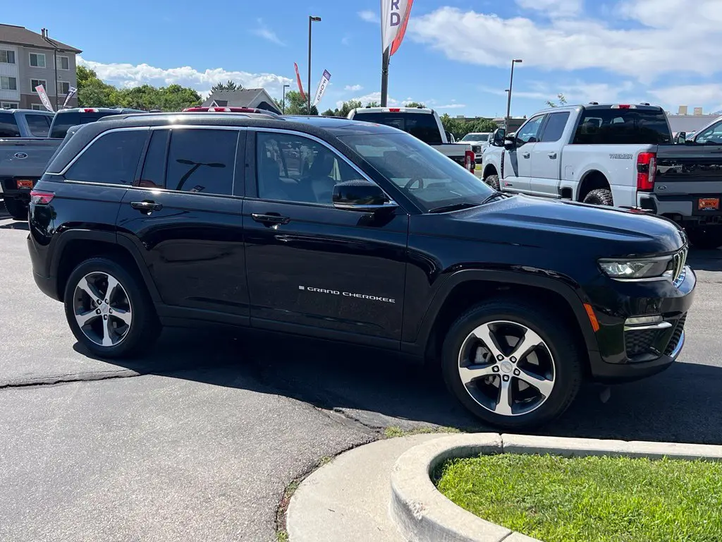 2023 Jeep Cherokee - $25,800