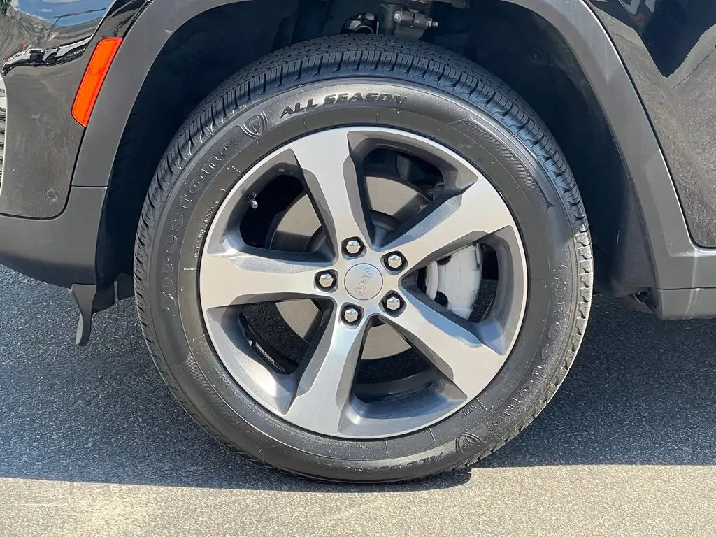 2023 Jeep Cherokee - $25,800