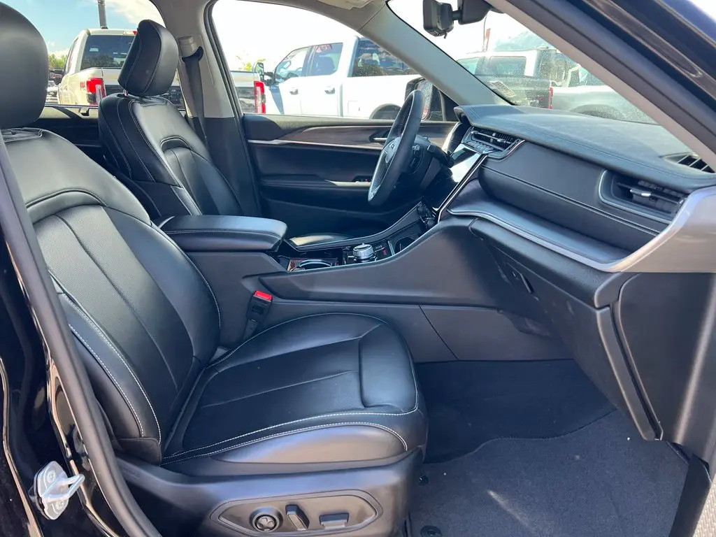 2023 Jeep Cherokee - $25,800