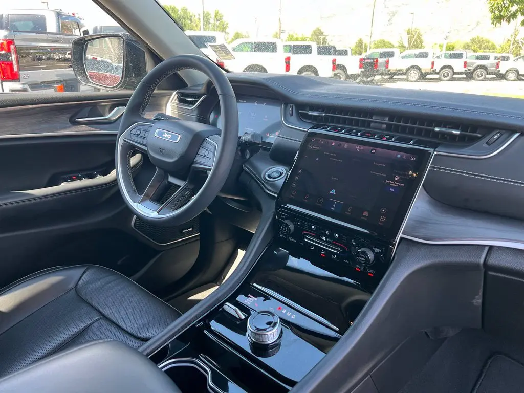 2023 Jeep Cherokee - $25,800