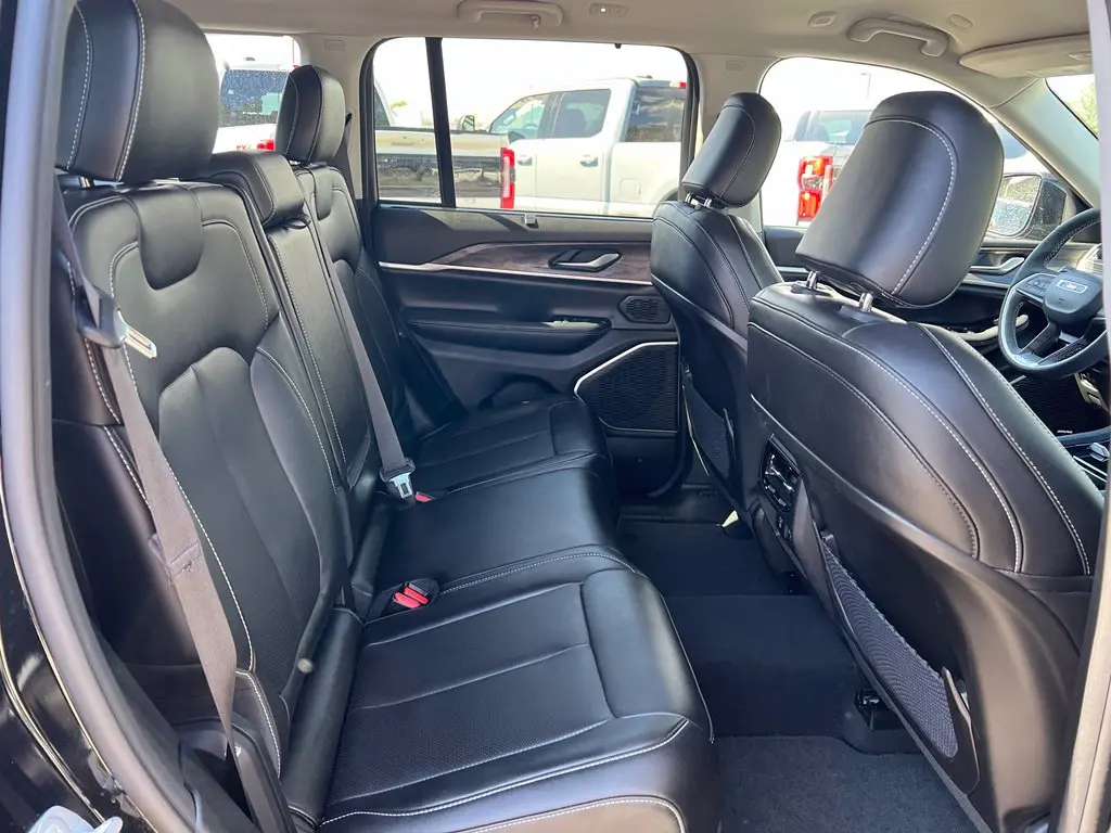 2023 Jeep Cherokee - $25,800