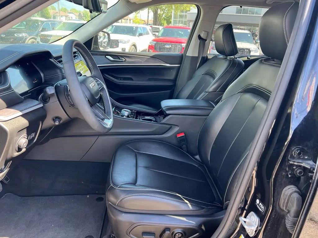2023 Jeep Cherokee - $25,800