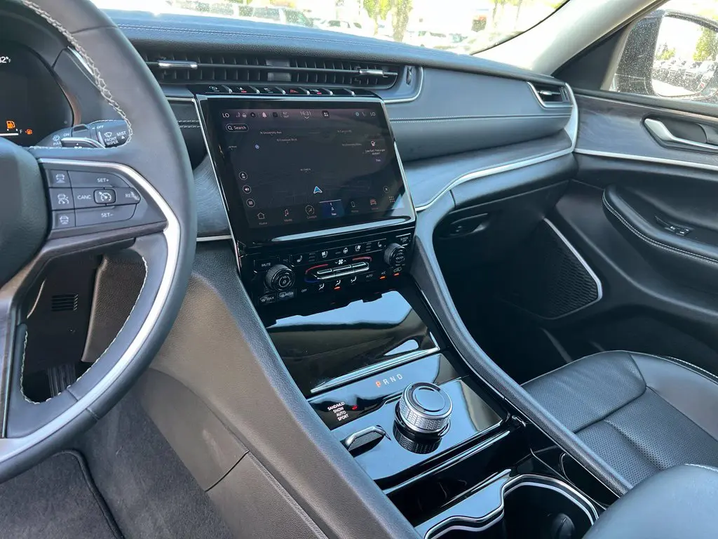 2023 Jeep Cherokee - $25,800