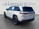 2024 Grand Cherokee Thumbnail 4