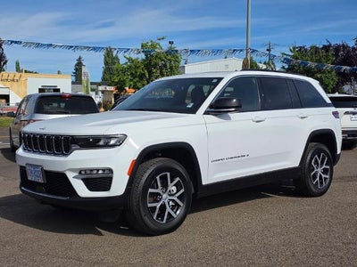 Photo of a 2024 Jeep Grand Cherokee 4X4 Limited 4DR SUV for sale