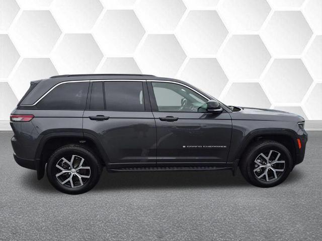 2025 Jeep Grand Cherokee Limited — photo 1 of 12