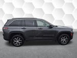 2025 Grand Cherokee Thumbnail 2