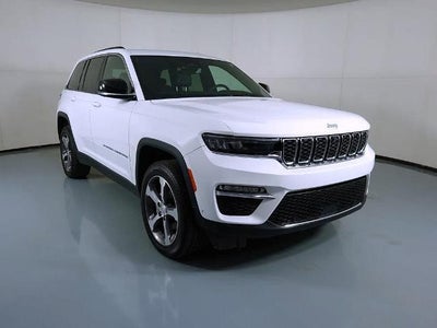 Photo of a 2025 Jeep Grand Cherokee 4X4 Limited 4DR SUV for sale