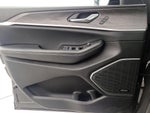 2022 Grand Cherokee Thumbnail 12