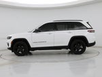 2024 Grand Cherokee Thumbnail 3