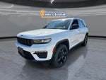 2023 Grand Cherokee Thumbnail 32