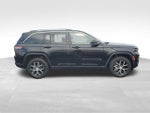 2023 Grand Cherokee Thumbnail 3