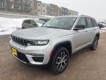 2023 Grand Cherokee Thumbnail 3