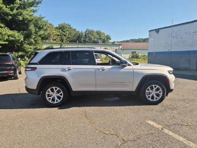 2022 Jeep Cherokee - $27,823