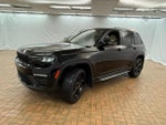 2023 Grand Cherokee Thumbnail 3