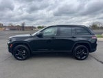 2023 Grand Cherokee Thumbnail 2