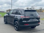 2023 Grand Cherokee Thumbnail 3