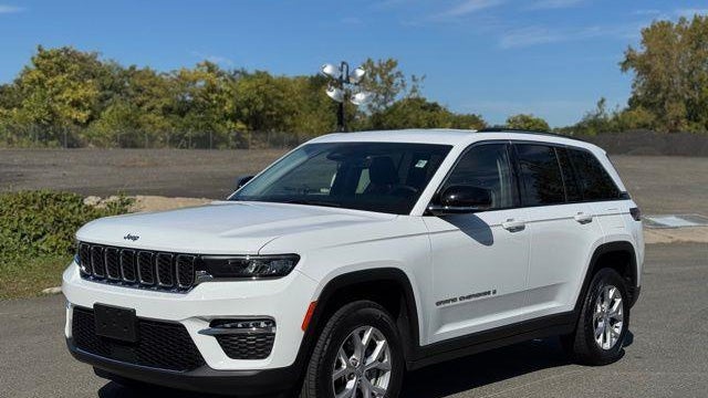 Preowned 2022 Jeep Grand Cherokee Limited for Sale