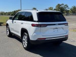 2022 Grand Cherokee Thumbnail 3