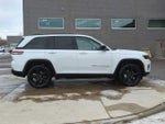 2023 Grand Cherokee Thumbnail 7