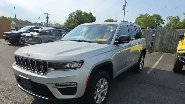 Preowned 2023 Jeep Grand Cherokee Limited for Sale