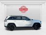 2024 Grand Cherokee Thumbnail 4