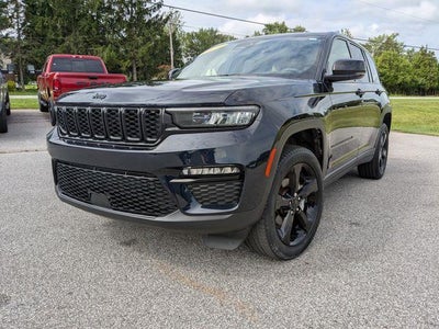 Photo of a 2024 Jeep Grand Cherokee 4X4 Limited 4DR SUV for sale