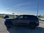 2024 Grand Cherokee Thumbnail 4