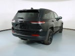 2024 Grand Cherokee Thumbnail 3
