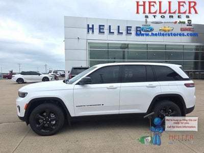 Photo of a 2025 Jeep Grand Cherokee 4X4 Limited 4DR SUV for sale