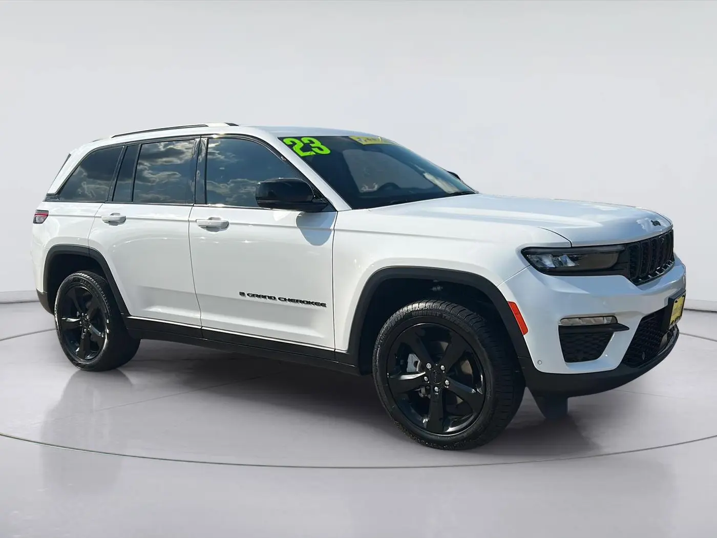 2023 Jeep Cherokee - $28,725