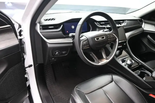 2023 Jeep Cherokee - $27,725