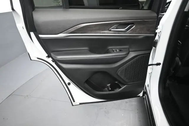 2023 Jeep Cherokee - $27,725