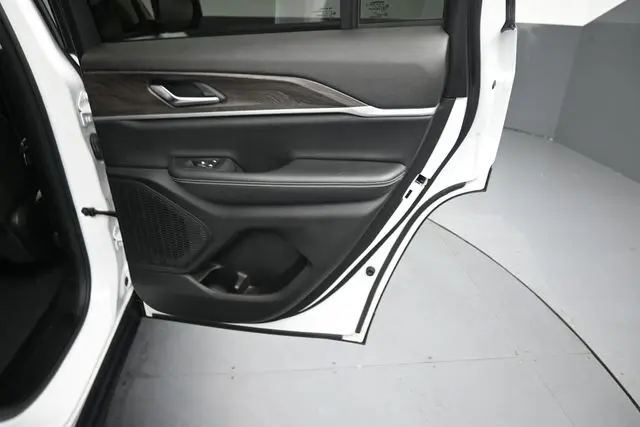 2023 Jeep Cherokee - $27,725
