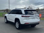 2023 Grand Cherokee Thumbnail 3
