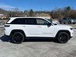 2023 Grand Cherokee Thumbnail 2